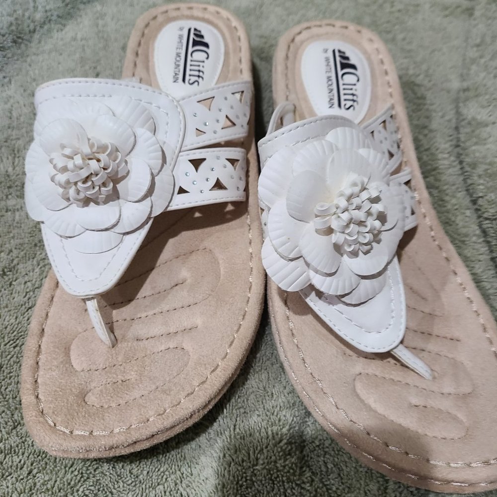 Cliffs by White Mountain white Cynthia sandal Sz 9 never worn